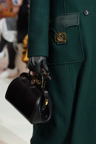 Look 50